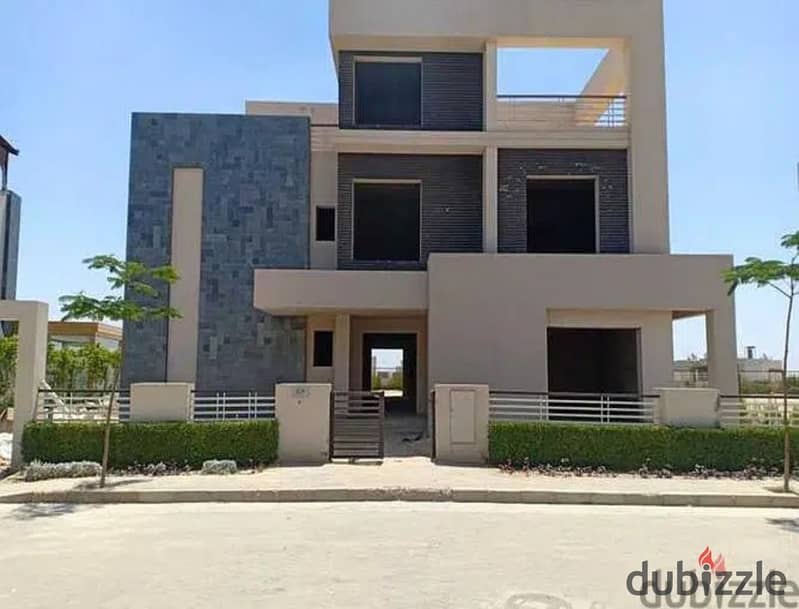 Twin house available at a great price with installment options in Alkarma Vaha, located in the prime area of Sheikh Zayed. 3