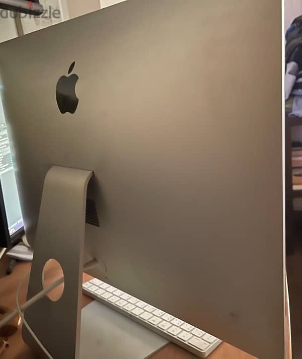 iMac 21.5inch 4K (2017) 2