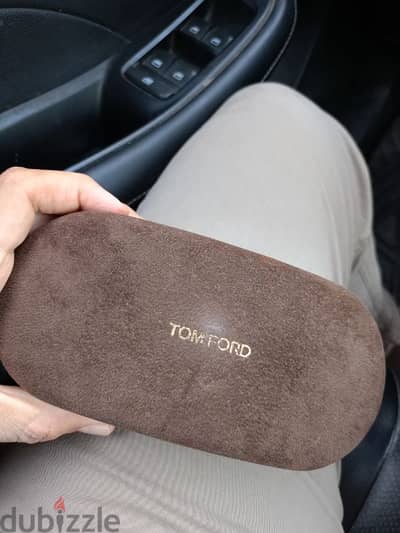 نظارة شمس حريمى ماركه Tom Ford italy كلجديده لم تستعمل