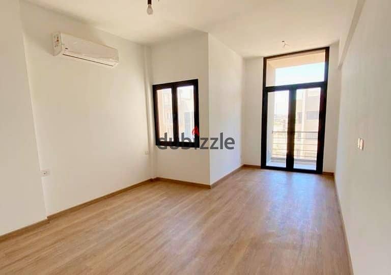 Apartment for sale, immediate delivery, in Al Marasem Compound, New Cairo, directly on North Teseen Street, from the owner 3