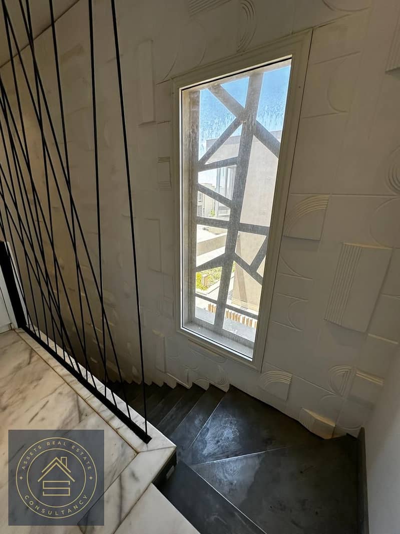 Townhouse (Resale) in Badyā by Palm Hills  Location: Prime location in Badyā, offering complete privacy with views of green spaces and lakes. o 6