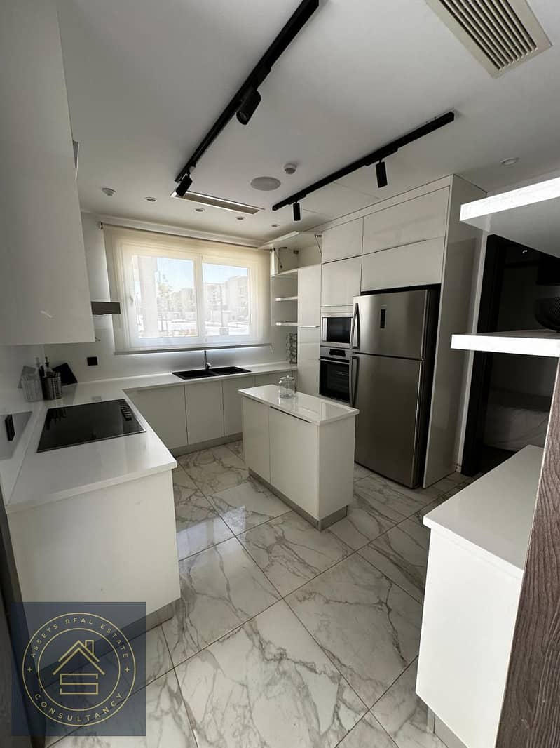 Townhouse (Resale) in Badyā by Palm Hills  Location: Prime location in Badyā, offering complete privacy with views of green spaces and lakes. o 14