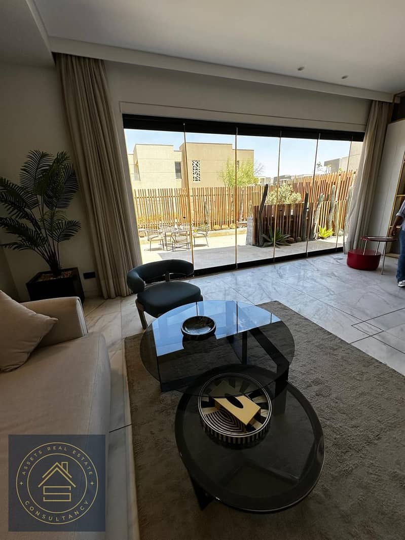 Townhouse (Resale) in Badyā by Palm Hills  Location: Prime location in Badyā, offering complete privacy with views of green spaces and lakes. o 18