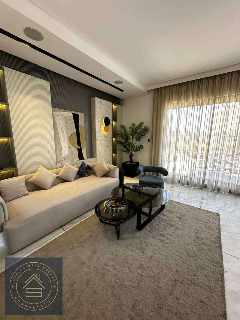 Townhouse (Resale) in Badyā by Palm Hills  Location: Prime location in Badyā, offering complete privacy with views of green spaces and lakes. o 21