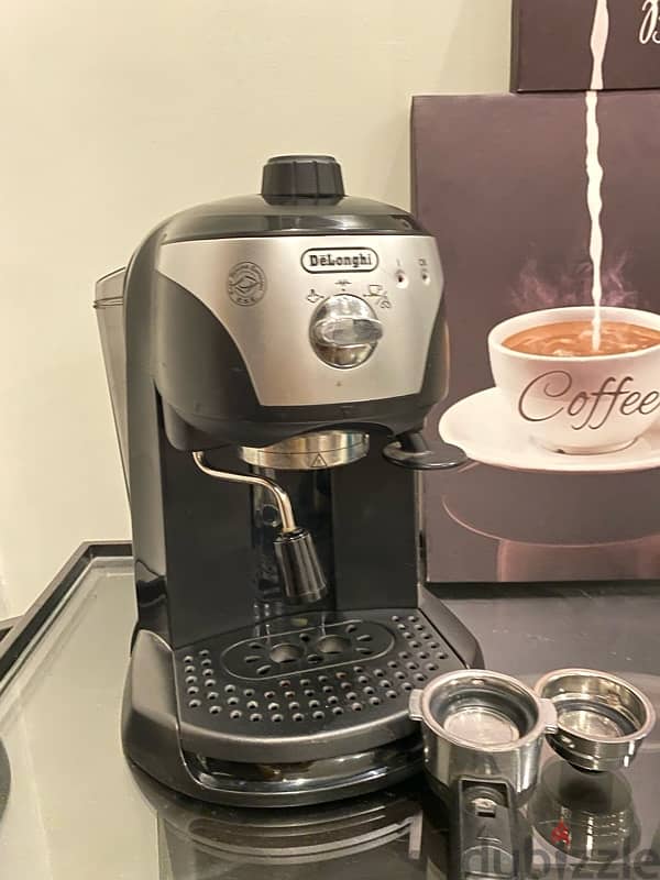 Delonghi Pump Espresso & Coffee Machine 3