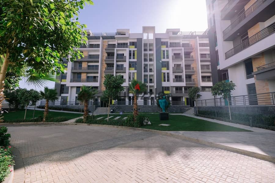 Ground floor in Garden, Fifth Settlement, 90th Street, The Icon Compound, in front of Hyde Park and near Dar Misr, apartment for sale, 3 rooms 13