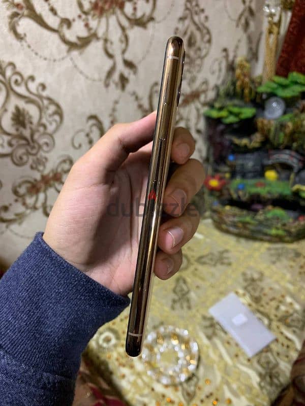 iphone 11 pro max 4