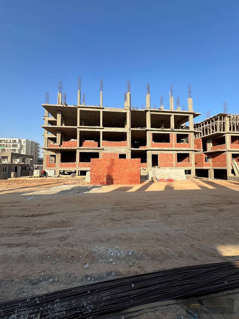 Apartments for sale inside a compound in the heart of Sheikh Zayed, GENOVA Compound, next to VILLAGE WEST Compound, in front of Dandy Mega Mall. 12