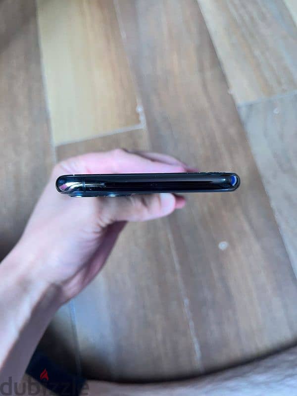 iPhone 11 pro max ايفون 3