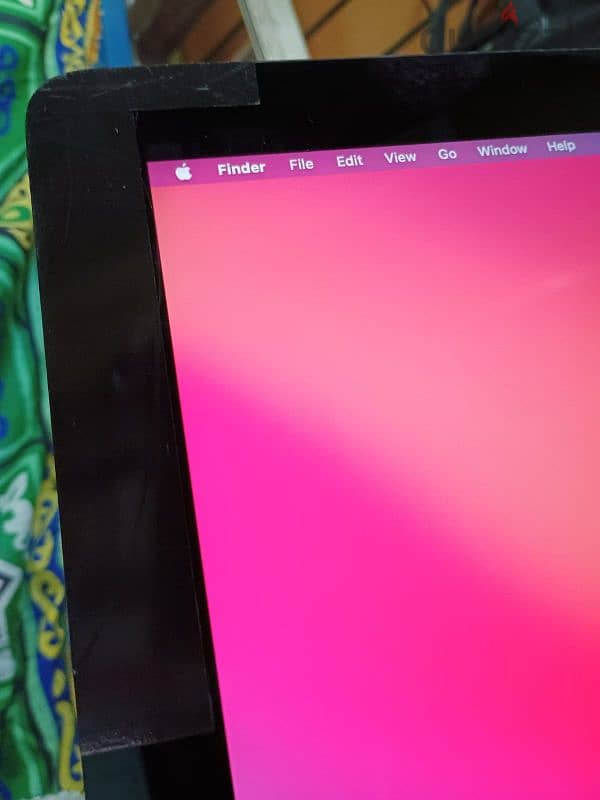 جهاز اى ماك ٢٧ بوصة موديل ٢٠١٥ فيه شرخ في الباغة 11