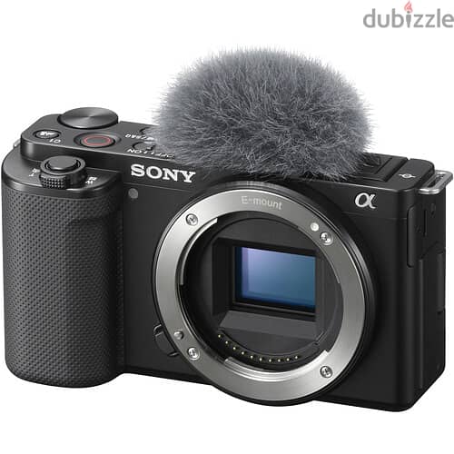 Sony ZV-E10 Mirrorless Camera + Sigma 18-50mm f/2.8 DC DN 3