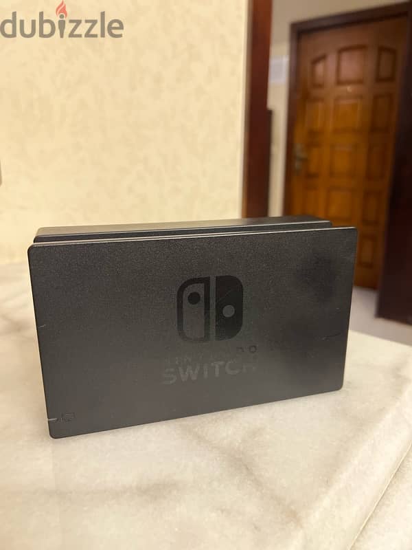 Nintendo Switch Like New, With Pro Controller 4