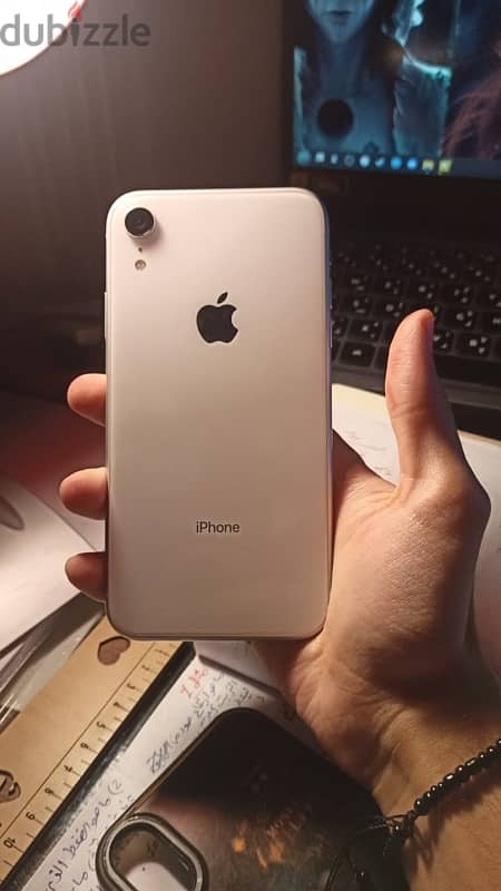 iphone xr 265gb storage مستعمل حاله ممتازه بدون اى خدوش بطاريه 82% 5