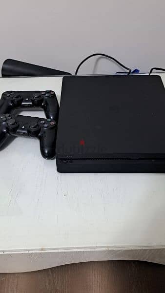 Playstation 4 slim 1 TB for sale 1