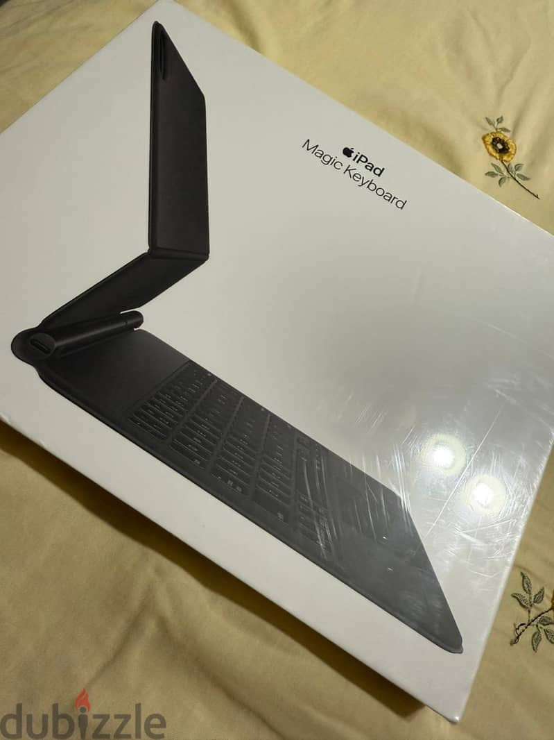 iPad Pro 11 inch M4 magic keyboard 0