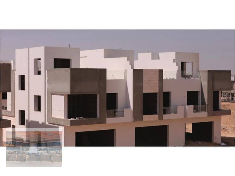 Townhouse middle with dp in Azzar infinity 5