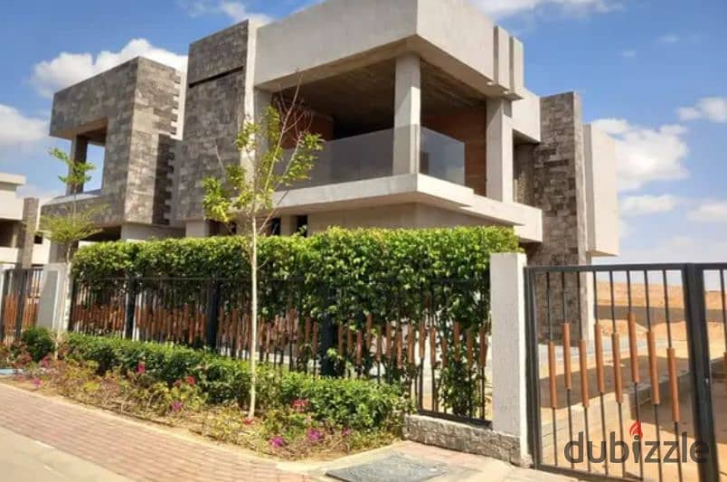 Twin house for immediate delivery in the tourist capital with a view of the Pyramids. 10