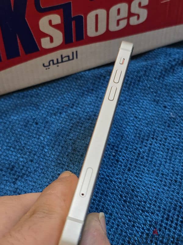 iPhone 12  128g  فبريكه ولا خدش يدعم شريحتين 3