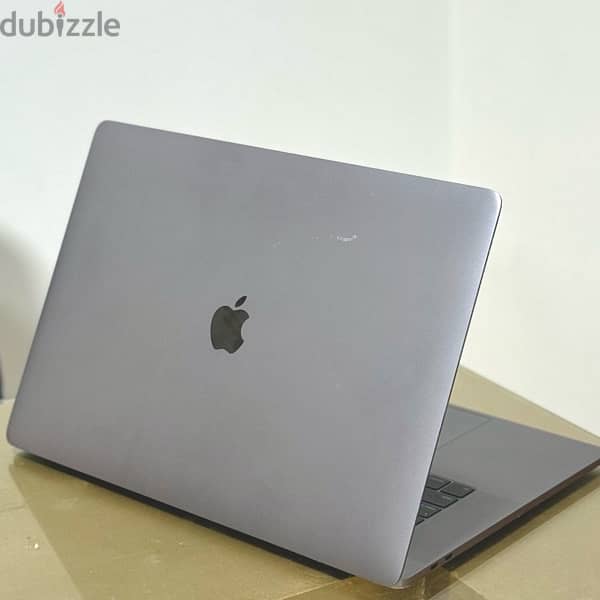 Macbook Pro 2019 15.1inch Core i9 32/512gb 3