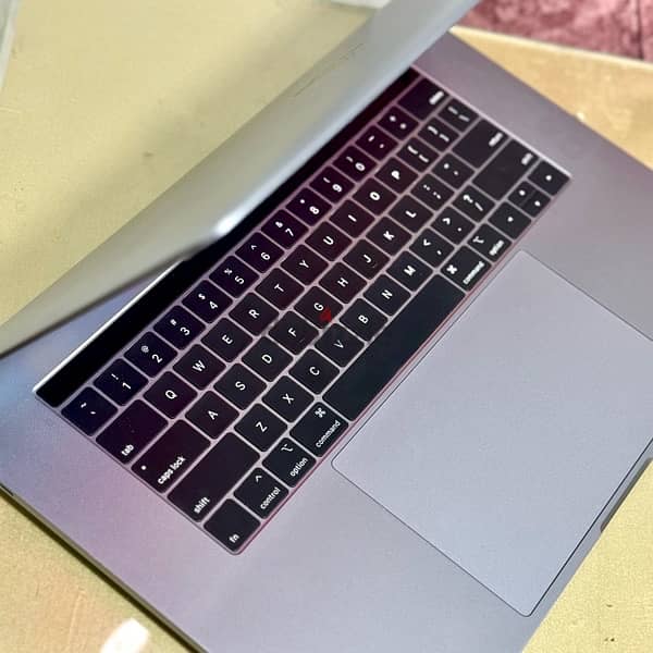 Macbook Pro 2019 15.1inch Core i9 32/512gb 4