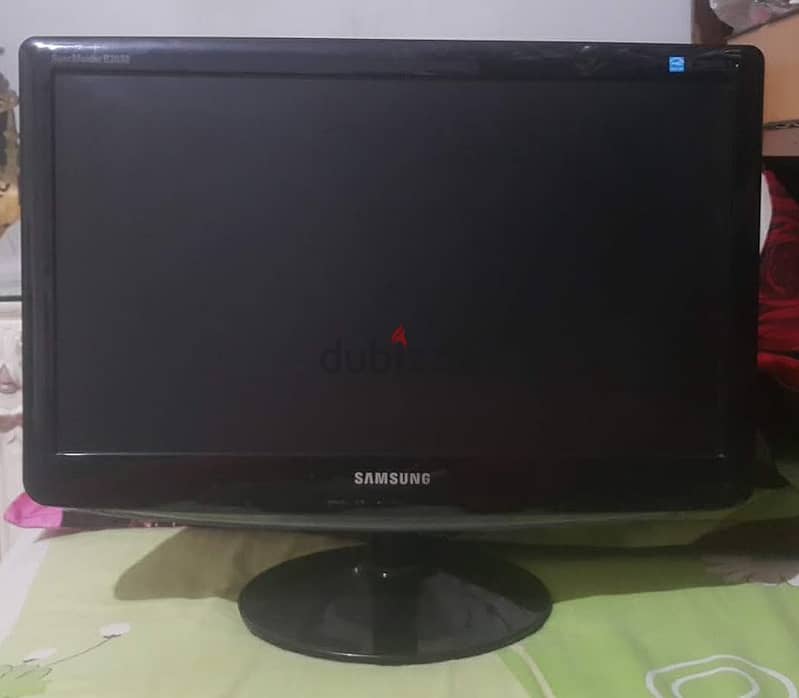 شاشة سامسونج 20" ( Samsung B2030n ) و تجميعة خفيفة 3