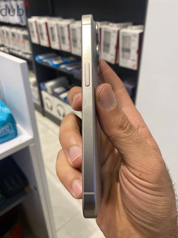 iPhone 15 Pro 256 natural titanium 2