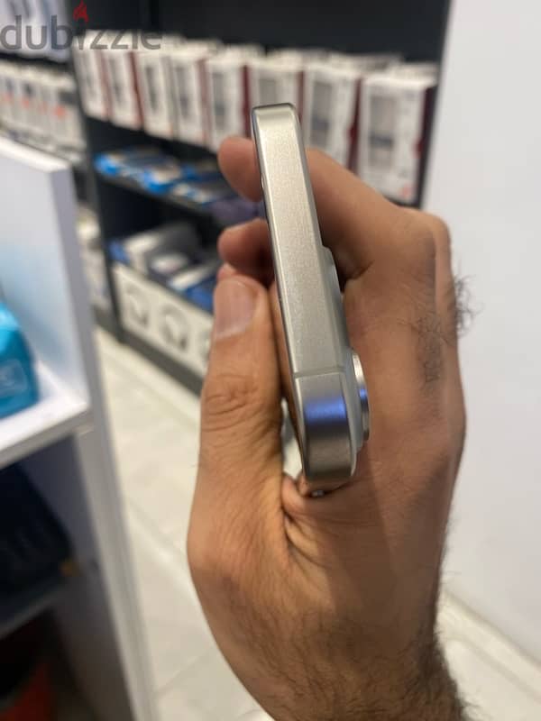 iPhone 15 Pro 256 natural titanium 4