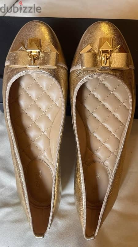 Original Michael Kors shoes size 37 New- Never used- Gold 6