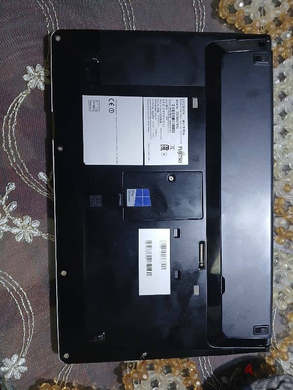 fujitsu lifebook S935 2