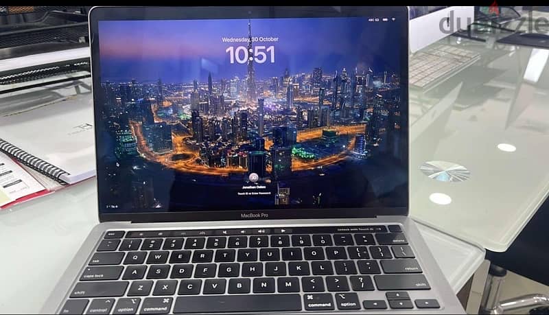 MacBook Pro 2020 Iris plus graphics 512 SSD (With box and Magic Mouse) 2