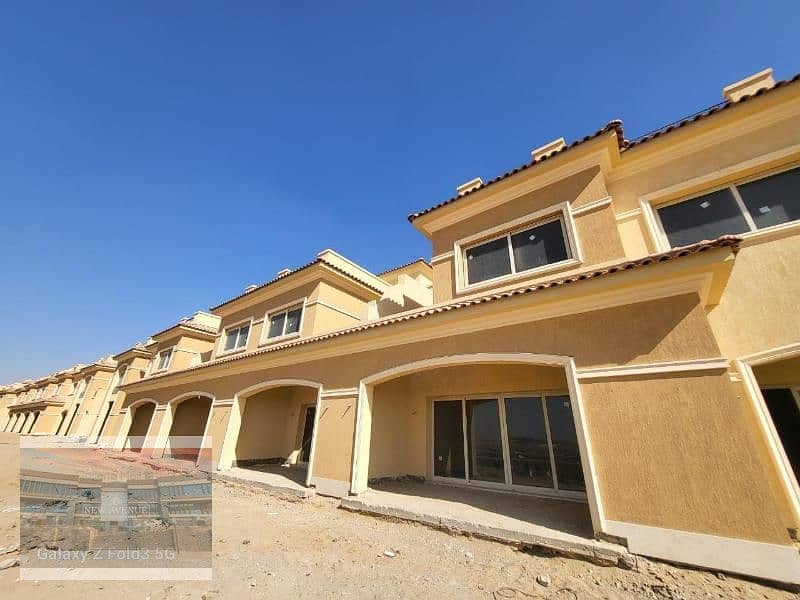 Town house (Middle) - 4 bedroom -ready to move and prime location-in Stone park compound 1