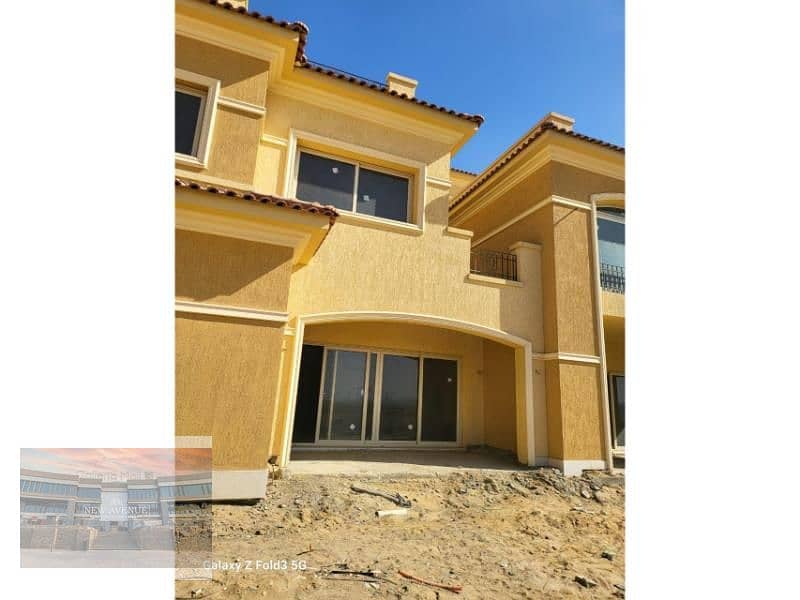 Town house (Middle) - 4 bedroom -ready to move and prime location-in Stone park compound 2