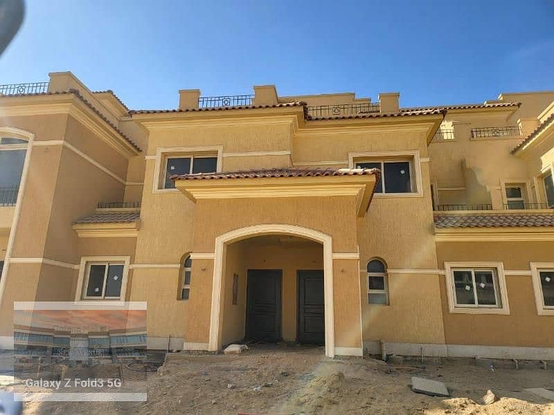 Town house (Middle) - 4 bedroom -ready to move and prime location-in Stone park compound 5