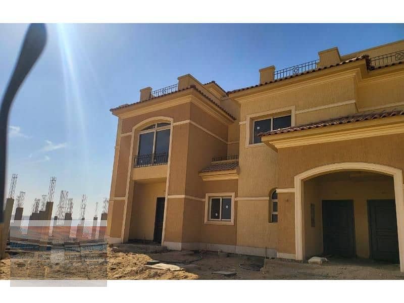 Town house (Middle) - 4 bedroom -ready to move and prime location-in Stone park compound 9