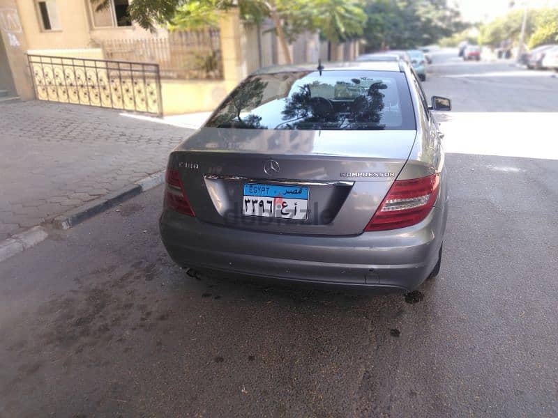 Mercedes-Benz C180 2012 6