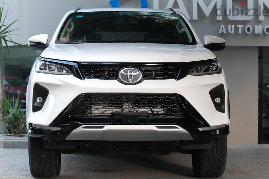 TOYOTA FORTUNER SPORT 2025 1