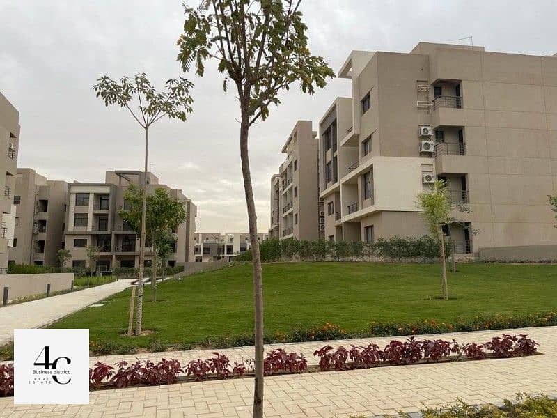 Apartment 167m fully finished for sale in installments till 2031 with the lowest down payment 3 bedrooms viewlandscape in Al Marasem Fifth Square 3