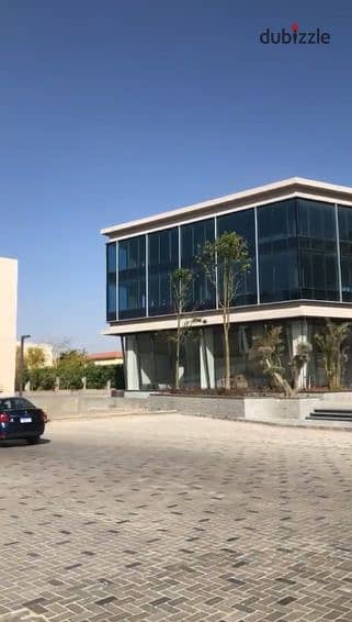 عياده متشطبه بالتكييفات في The Trine Mall امام كمبوند أتريو بالقرب من Arkan Plaza و مستشفى زايد المركزي 1