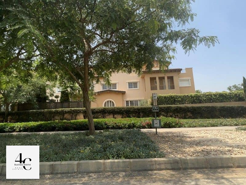 Lowest over in market twin house 300m double view in hyde park new cairo second row from park 141 acress 4