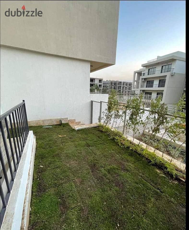 Apartment with garden for sale, immediate receipt, ready, with a sea view, in Fifth Square 1