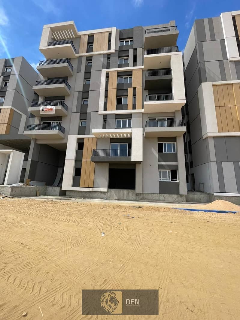 Ground floor apartment with lagoon view for sale in haptown Compound 6