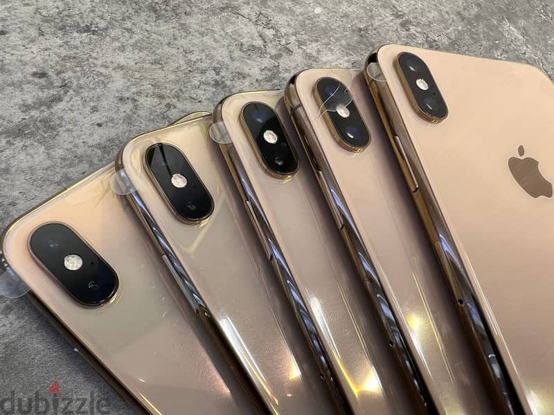 iPhone xs " مسـاحه 256G اجـهزه فقط بدون كرتونه بضمان وفاتوره مبايعه 1