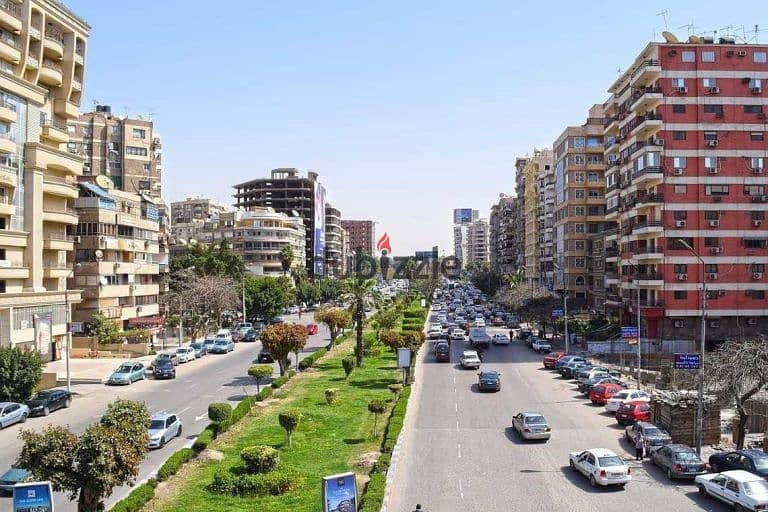 محل للايجار في مصر الجديده شارع الحجاز مكان حيوي جدا ومميز   لمنطقه:مصر الجديده  العنوان:شارع الحجاز  المساحه:120 متر  السعر:130 الف 0