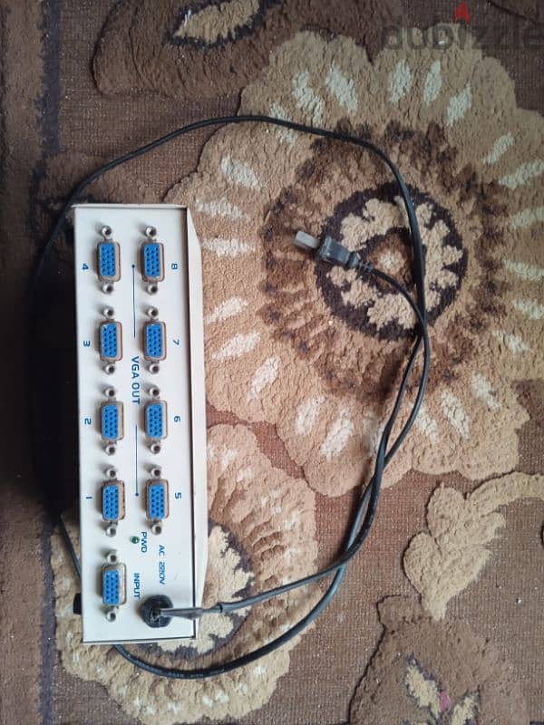 VGA SPLITTER 8 port 2