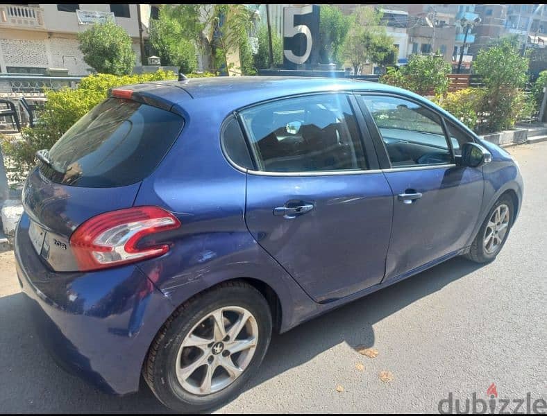 Peugeot 208 2015 6