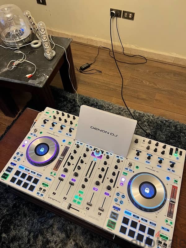 Denon Prime 4 DJ Deck – Excellent Condition 2