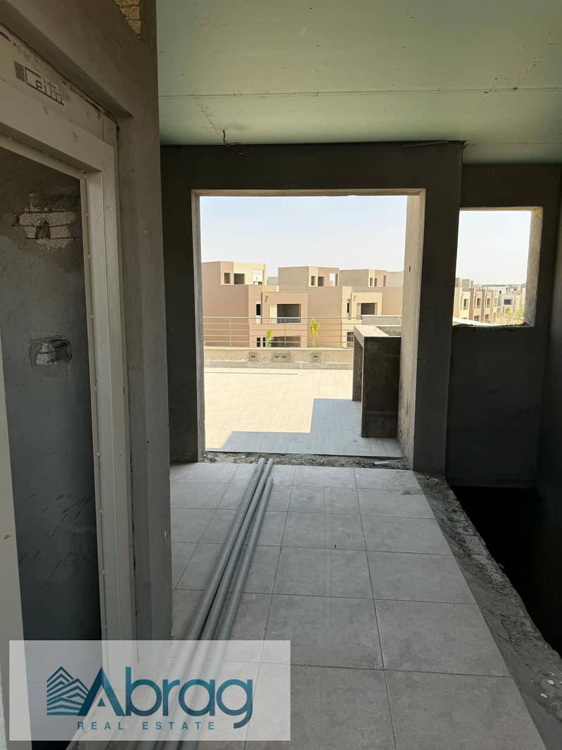 For sale a standalone villa 287 meters The Crown Palm Hills, Sheikh Zayed 7