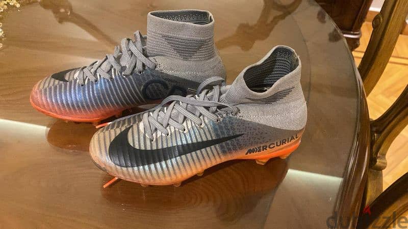 2017 CR7 boots size 36 0