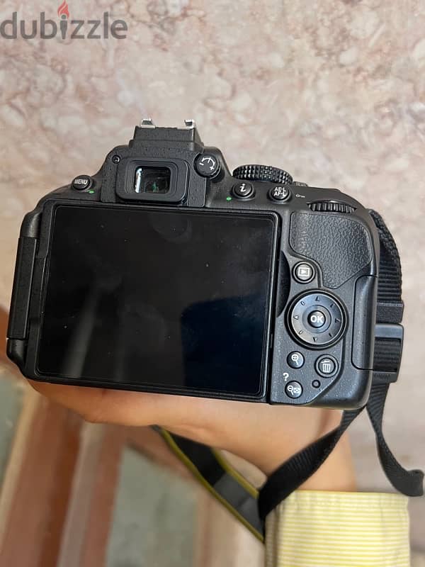 Nikon D5300 18-140mm (Like New) 4