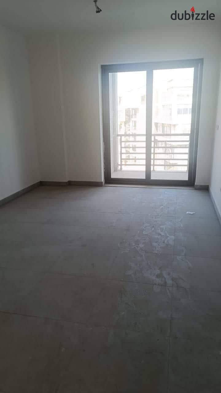 Apartment for sale in Madinaty B8, three rooms - old contract - garden view - nautical - super luxury finishing with 10 years’ facilities and the lowe 7